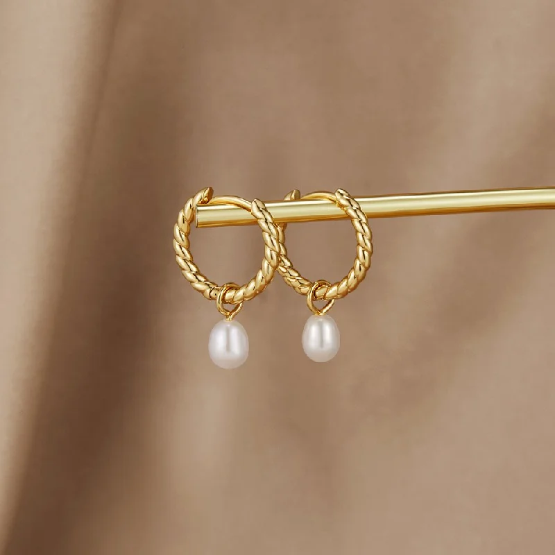 Layla Pearl Twist Earrings