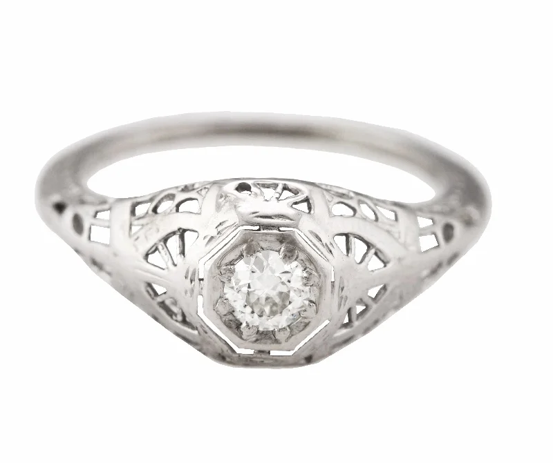 Your Dream Jewelry At Dream Prices Ladies Antique Art Deco 18K White Gold 0.20 CT Diamond Solitaire Dome Ring